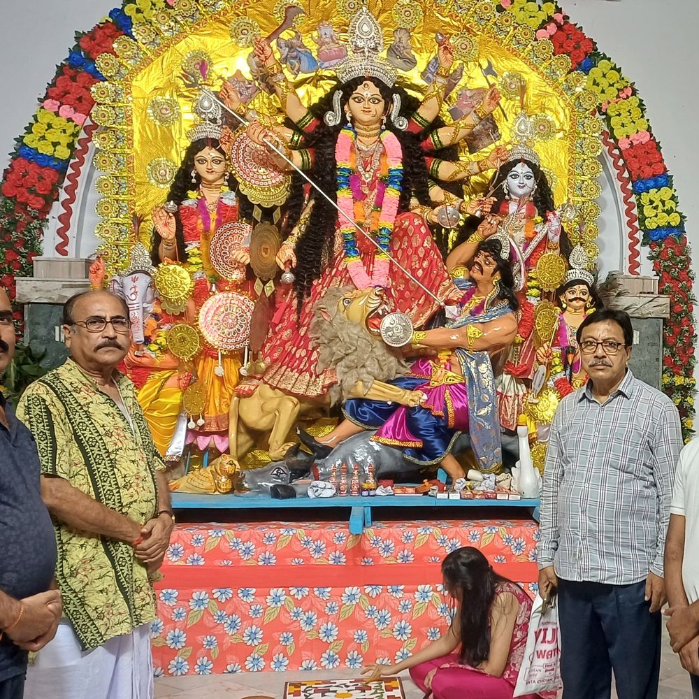 मुंगेर में 2 बंगाली दुर्गा प्रतिमाएं स्थापित:रायसर की लाल दुर्गा और उदयन परिषद में उमड़ी भीड़, 21 अक्टूबर को होगा सिंदूर खेला