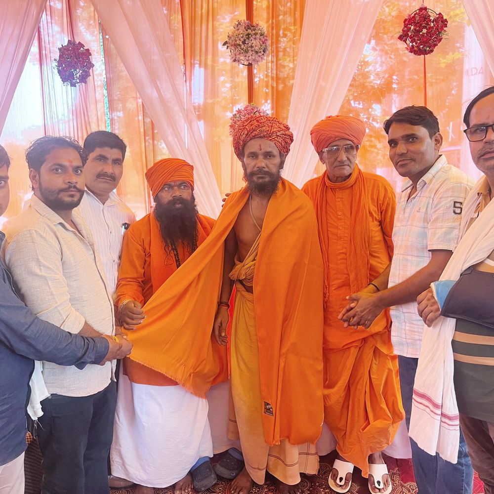 महंत कन्हैया गिरि की तपस्या पूर्ण होने पर संत समागम:सैकड़ों साधु-संत जुटे, विशाल भंडारे में श्रद्धालुओं ने ग्रहण किया प्रसाद