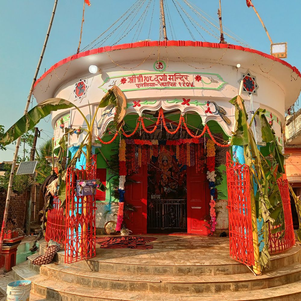 बांका के पुनसिया बस्ती का 221 साल पुराना दुर्गा मंदिर:निःसंतान दंपतियों की अटूट आस्था का केंद्र, पुत्र सुख की आस में पहुंचते हैं श्रद्धालु
