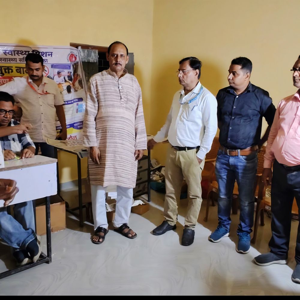 पुनसिया बाजार में ‘नाइट ब्लड सर्वे’ तेज:20 वर्ष से अधिक उम्र के लोगों से जांच कराने की अपील, 40 सैंपल लिए गए