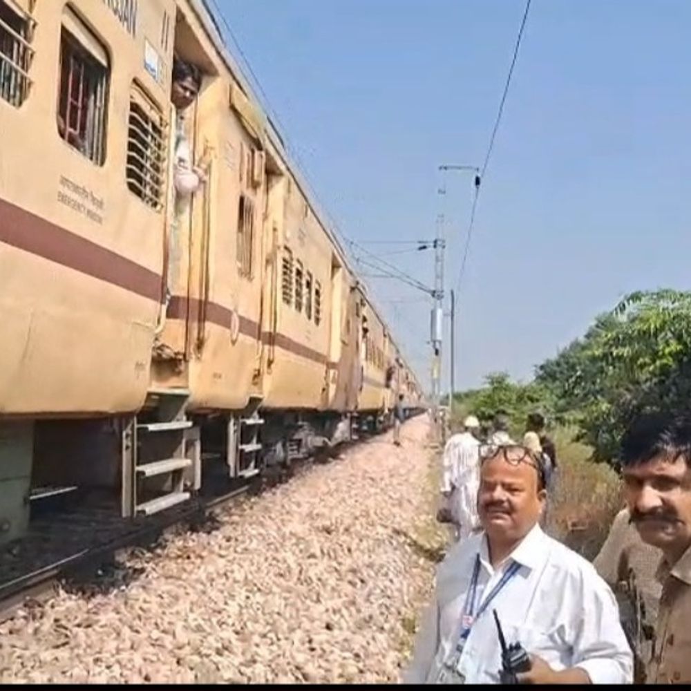 ट्रेन की चपेट में आने से बुजुर्ग की मौत:बदायूं में दो दिन बाद हुई पहचान, नेकपुर के पास रेलवे ट्रैक पर मिला था शव