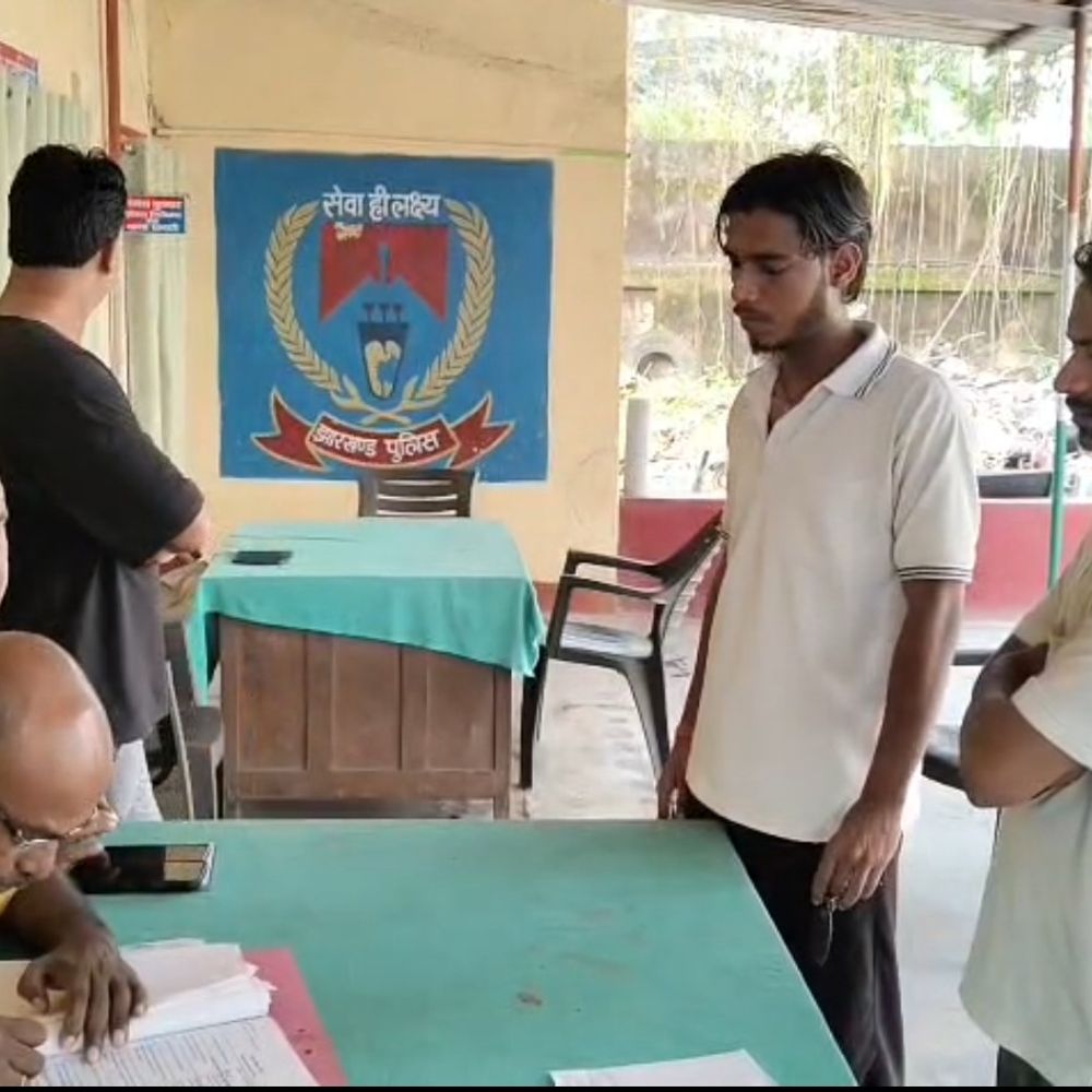 बोकारो में खेत से मिला युवक का शव:झोपड़ी कॉलोनी में कृष्ण मंदिर के पास मिली लाश, ड्यूटी जाने की बात कहकर घर से निकला था