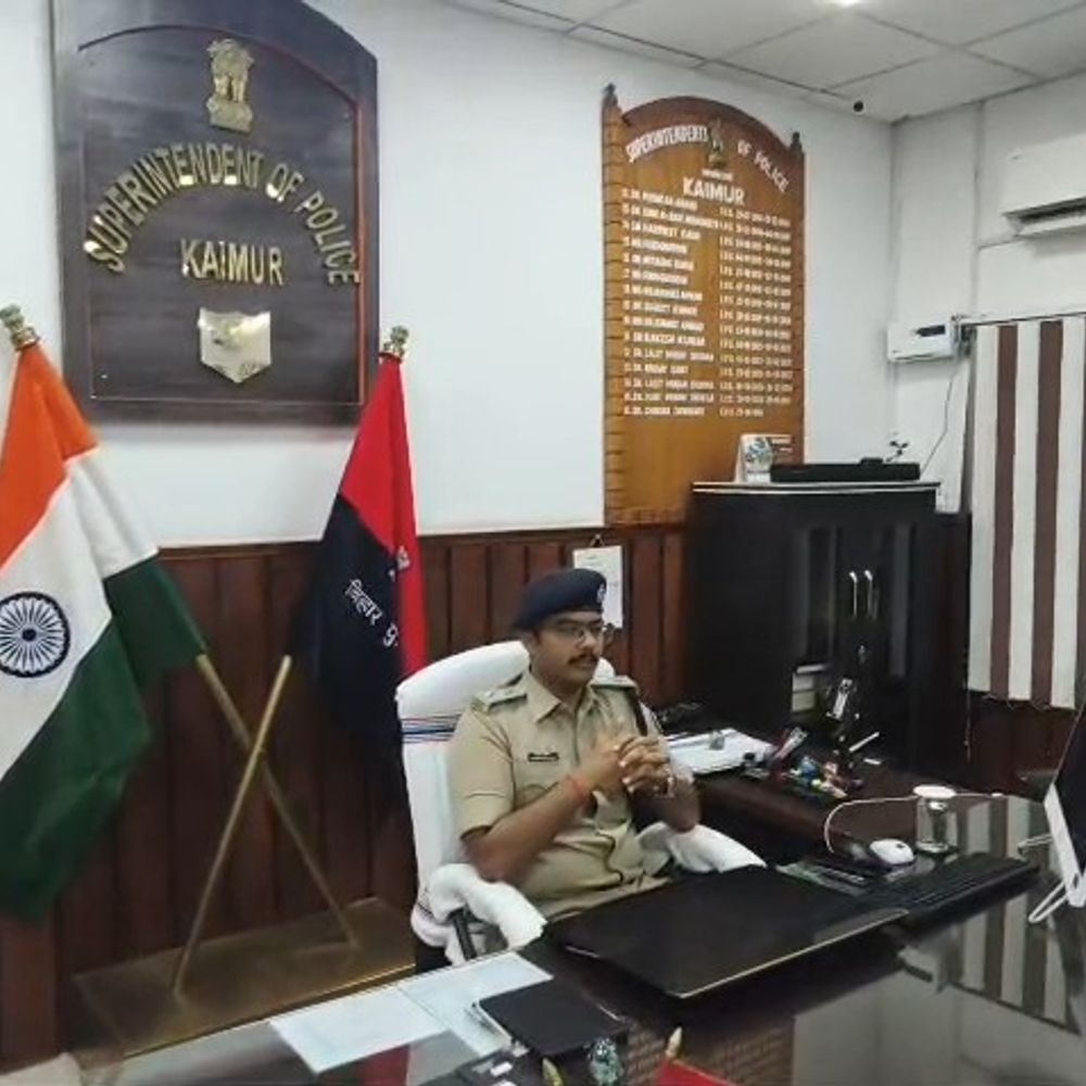 कैमूर पुलिस ने सितंबर में 1305 लोगों को किया गिरफ्तार:3216 लीटर शराब जब्त, हथियार, नशीले पदार्थ और गाड़ी भी बरामद
