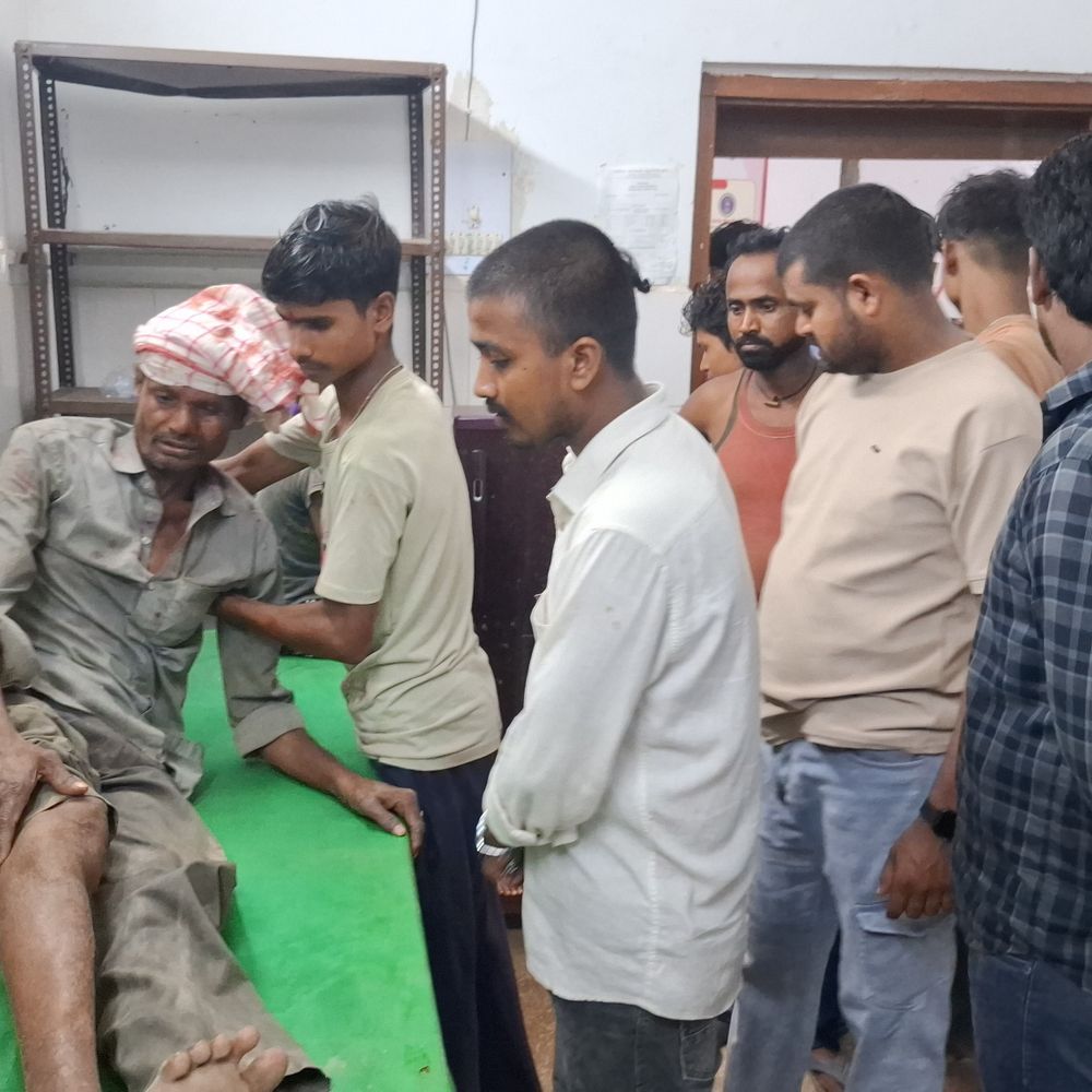 सुपौल में जर्जर दीवार गिरने से पति-पत्नी समेत 3 घायल:पड़ोसियों ने मलबे से निकाला, गंभीर हालत में पति हायर सेंटर रेफर