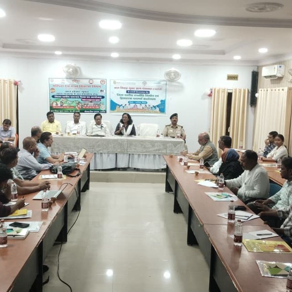 अररिया-मुखियाओं ने बाल विवाह रोकने की जिम्मेदारी ली:जिला स्तरीय बैठक में जागरूकता अभियान, अधिकारियों ने ली शपथ