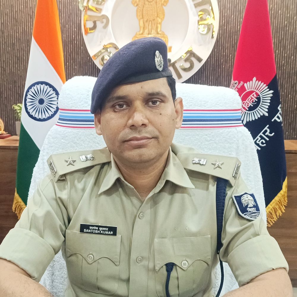 किशनगंज में SP का ‘एक्शन और रिवार्ड’ मॉडल:8 थानेदार समेत 24 पुलिसकर्मी सस्पेंड, लापरवाही पर निलंबन; बेहतर काम पर इनाम