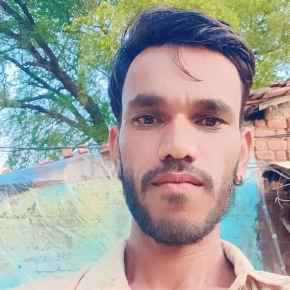 हरदा में पेड़ से लटका मिला युवक का शव:9 दिन से लापता था, 2023 में हुई थी लव मैरिज