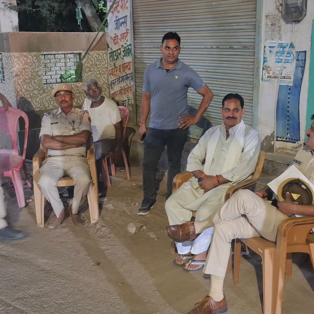 धौलपुर में नवरात्र पर मदीना कॉलोनी में सुरक्षा जांची:कोतवाल ने फूटा दरवाजा तक गश्त कर लोगों से लिया फीडबैक