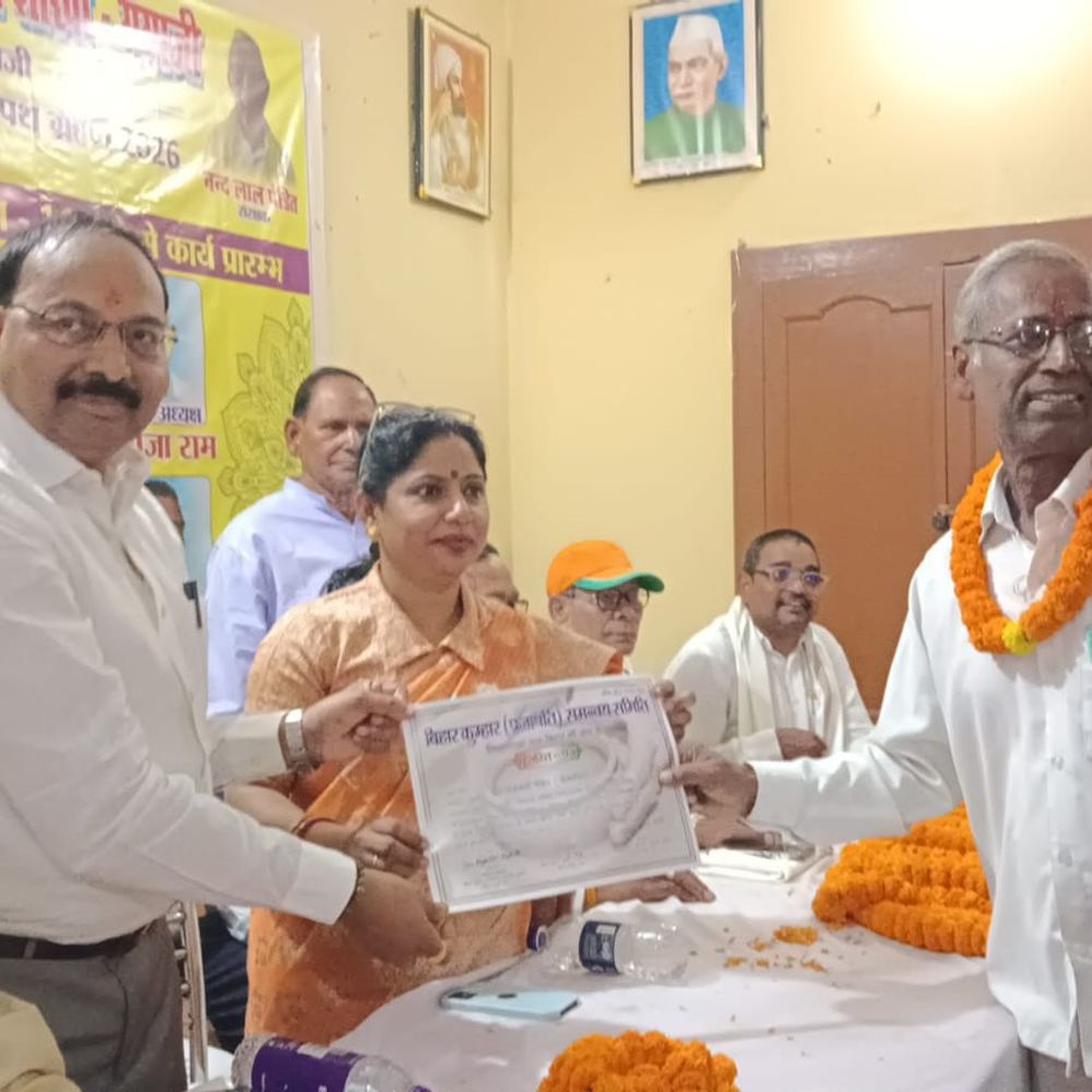मुफ्त चिकित्सा शिविर में 83500 श्रद्धालुओं का इलाज:पितृपक्ष मेले में प्रजापति समाज की पहल; सेवा देने वाले डॉक्टर हुए सम्मानित