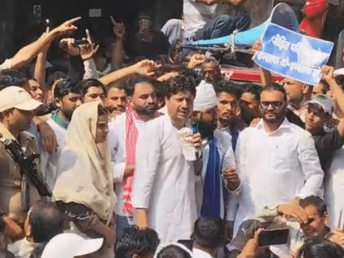सहारनपुर में नाहिद हसन बोले- गंगोह का घेर बना देंगे:अरबीन चौहान हत्याकांड में आरोपियों की गिरफ्तारी को लेकर प्रदर्शन, 6 जेल गए