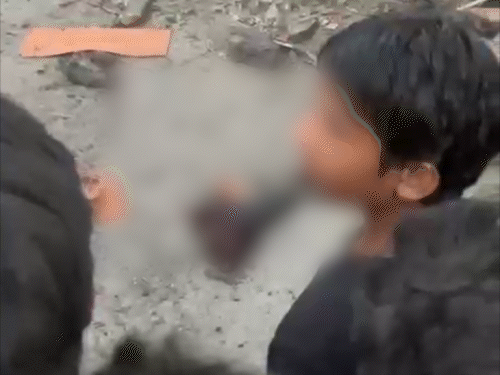 सीवान- डेढ़ घंटे तक होते रहे 50 धमाके:ग्रामीण बोले- ब्लास्ट में 500 मीटर दूर गिरे शवों के लोथड़े, 5 मौतों की आंखोंदेखी