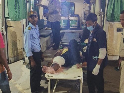 सीतामढ़ी में हत्या के 3 आरोपियों का एनकाउंटर:पुलिस को देखकर फायरिंग की, मौके से पिस्टल, बाइक मिली; प्रॉपर्टी डीलर को मारी थीं 7 गोलियां