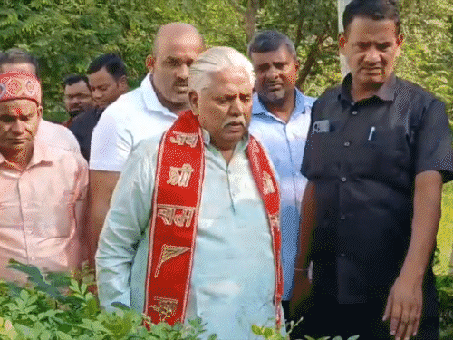 गया सर्किट हाउस में AC ब्लास्ट से लगी आग:बगल के कमरे में ठहरे थे विदेश मंत्रालय के अधिकारी, बिहार विधानसभा अध्यक्ष डॉ.प्रेम कुमार भी थे मौजूद