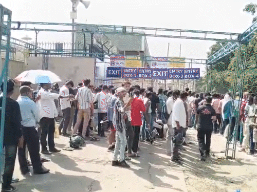 रांची में भारत-वेस्टइंडीज टी-20 मैच:टिकट काउंटर पर क्रिकेट प्रेमियों की भीड़, 9 अक्टूबर के मुकाबले को लेकर दिख रहा उत्साह