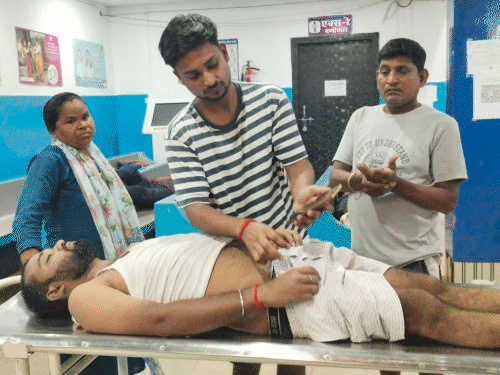 गिरिडीह में इंजीनियरिंग छात्र ने लगाई फांसी:रात में मकान मालिक की बेटी ने दी परिजनों को सूचना, दुमका से गिरिडीह पहुंचे परिजन
