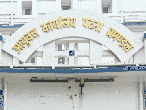 पटना के वोटर लिस्ट में फर्जी मतदाता जोड़ने का आरोप:जहां संस्थान ही नहीं, वहां 50 वोटर, असली नाम काटे गए, साइंस कॉलेज में भी खेल