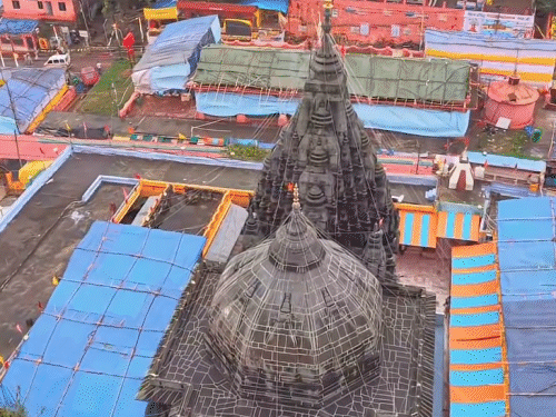 गयाजी में ‘भूतों का पहाड़’, पिंडदान से मिलता है मोक्ष:ब्रह्मकुंड के पास है भगवान राम से जुड़ा ‘रामकुंड’, विष्णुपद मंदिर में गूंजती घंटियों का ड्रोन VIDEO