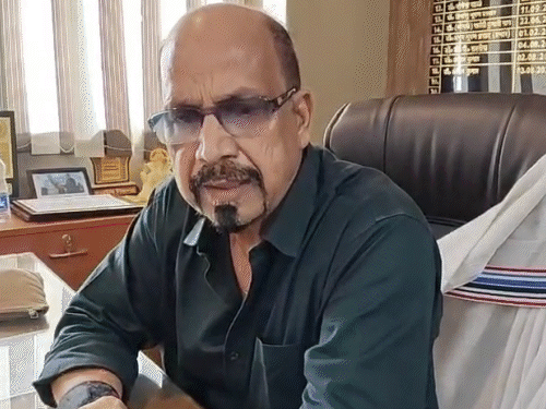 कोडरमा सिविल सर्जन हिरासत में लिए गए:नाबालिग से है यौन शोषण का आरोप, 2025 में इलाज के दौरान संपर्क में आई थी
