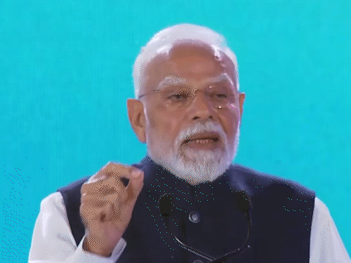 PM मोदी बोले- भारत ने दुनिया को सस्ती दवाएं-टैलेंट दिया:बदले में क्रेडिट-रॉयल्टी भी नहीं ली; देश पहली बार ब्लूमबर्ग न्यू इकोनॉमी फोरम का मेजबान