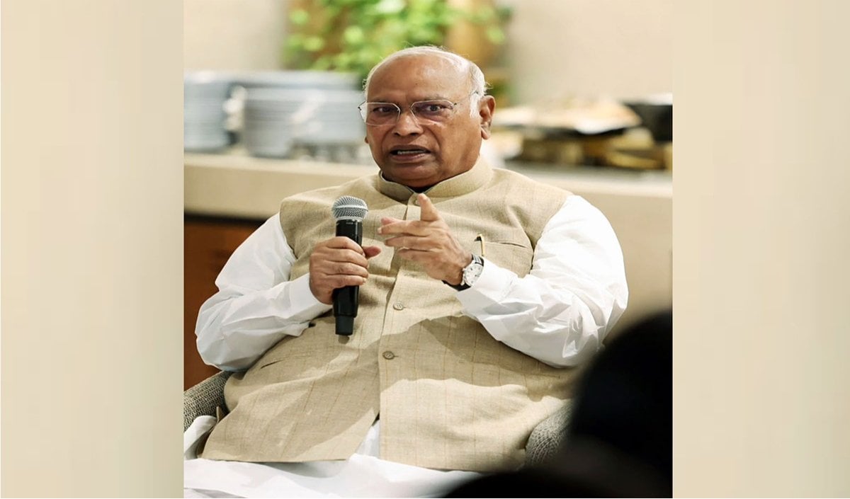 घरेलू कर्ज 36.7% बढ़ने पर बिफरे Kharge, बोले- Modi Govt ने छीना लोगों का जीने का हक