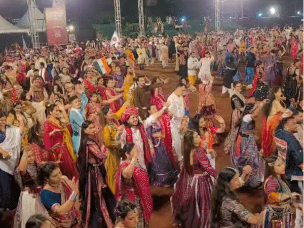 भोपाल में आज से अभिव्यक्ति गरबा महोत्सव:इस बार 110 फीट का गरबा सर्किल, ग्राउंड में 2 काउंटर पर भी मिलेगा पास