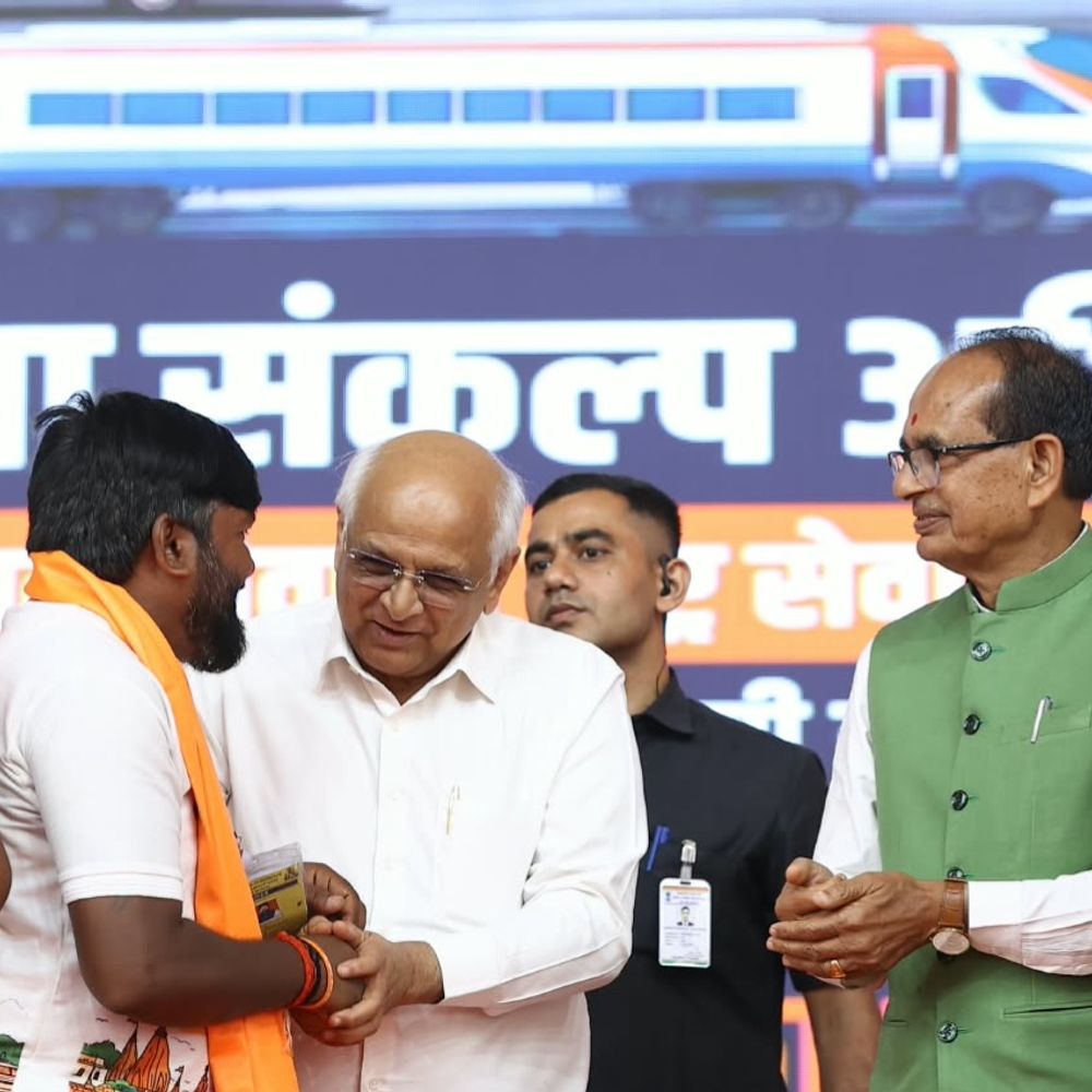 वाराणसी से वडनगर सेवा यात्रा खत्म हुई:भूपेंद्र पटेल और शिवराज सिंह चौहान शामिल हुए; पीएम के प्रशासनिक जीवन के 25 साल होने पर शुरू हुई थी