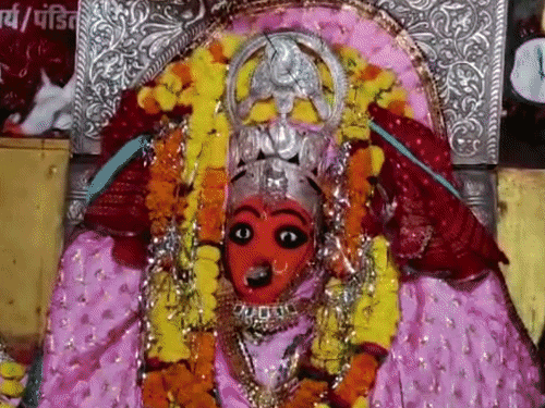 मुहूर्त नहीं निकला, मां जालपा की पाती से शादी तय:नवरात्रि में 1100 साल पुरानी मां जालपा के दर्शन, उल्टा स्वस्तिक बनाकर मांगते हैं मन्नत