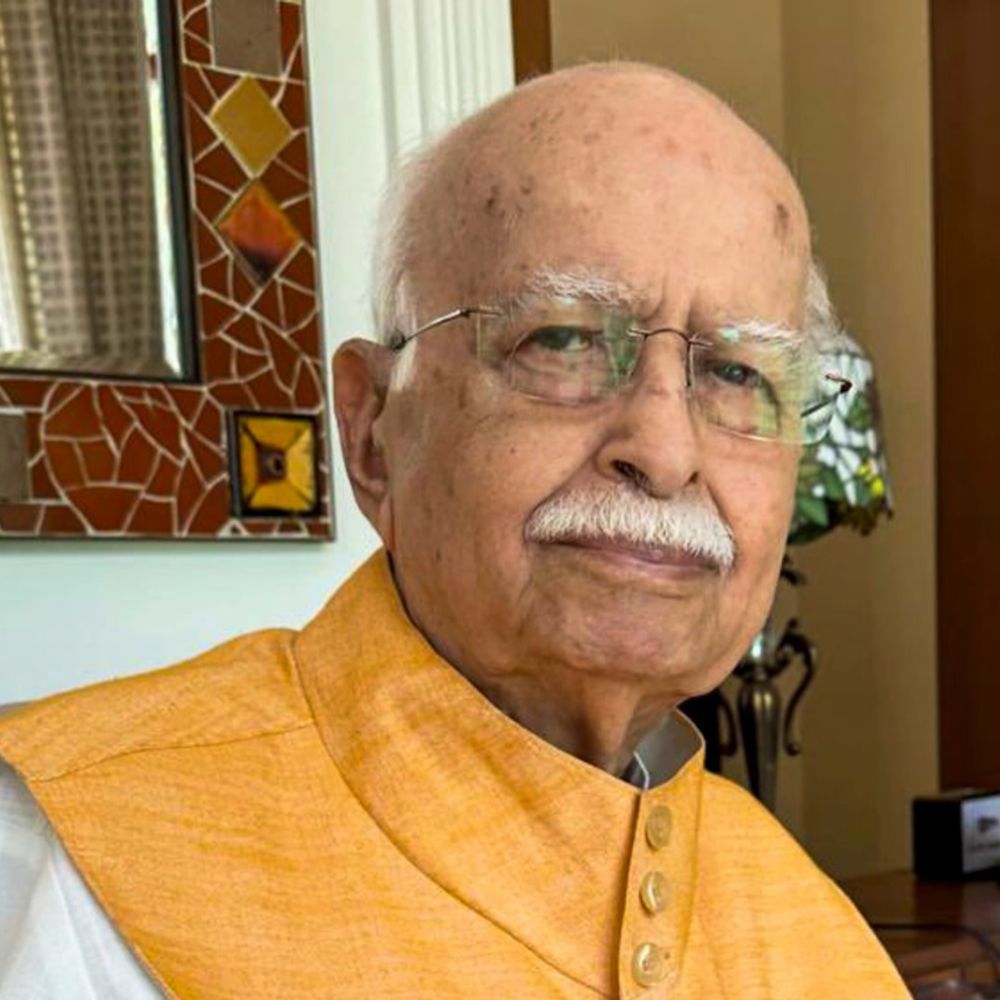 लालकृष्ण आडवाणी को सीने में इन्फेक्शन, अपोलो अस्पताल में भर्ती:ICU में रखा गया, जेपी नड्डा मिलने पहुंचे: ढाई साल में 6 बार भर्ती हुए
