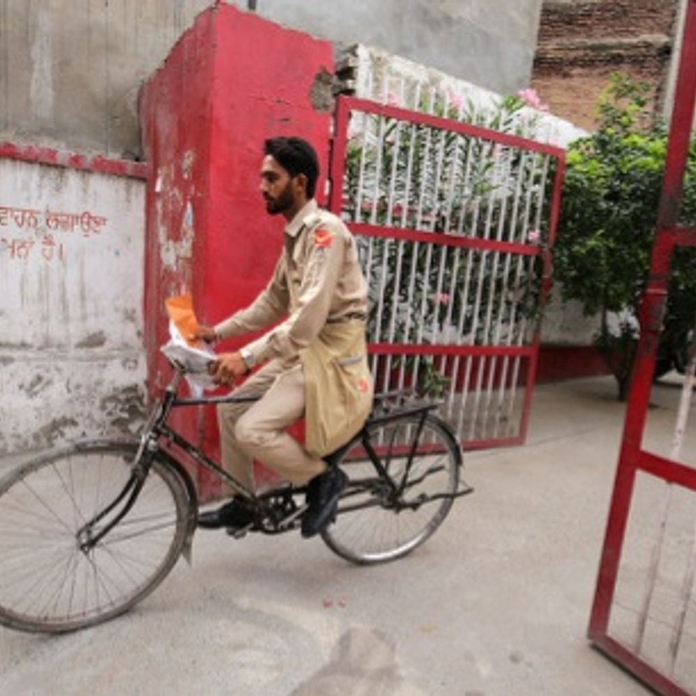 डाक कर्मचारियों के लिए दिवाली बोनस का ऐलान:60 दिन के वेतन के बराबर रकम मिलेगी, खातों में आएंगे अधिकतम 13,816 रुपए