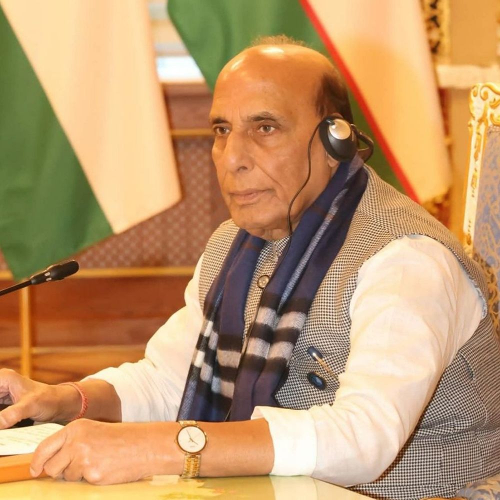 इशाक डार के सामने राजनाथ सिंह ने आतंकवाद पर घेरा:कहा- आतंकियों को पनाह देने वालों के खिलाफ एकजुट हों, चीन पर भी निशाना