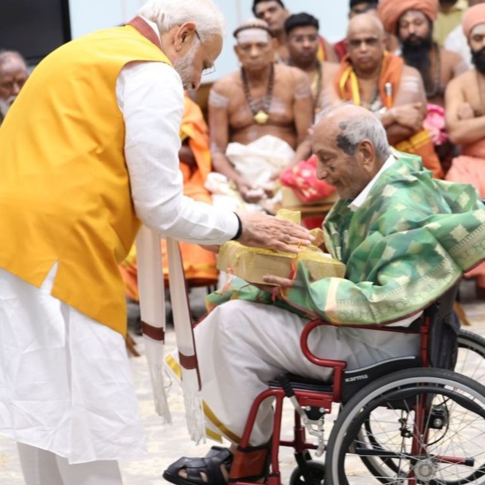 सेंगोल बनाने वाले कारीगर का निधन, 99 साल के थे:परिवार ने 1947 में नेहरू को सौंपा, मोदी ने 2023 में नई संसद में स्थापित किया