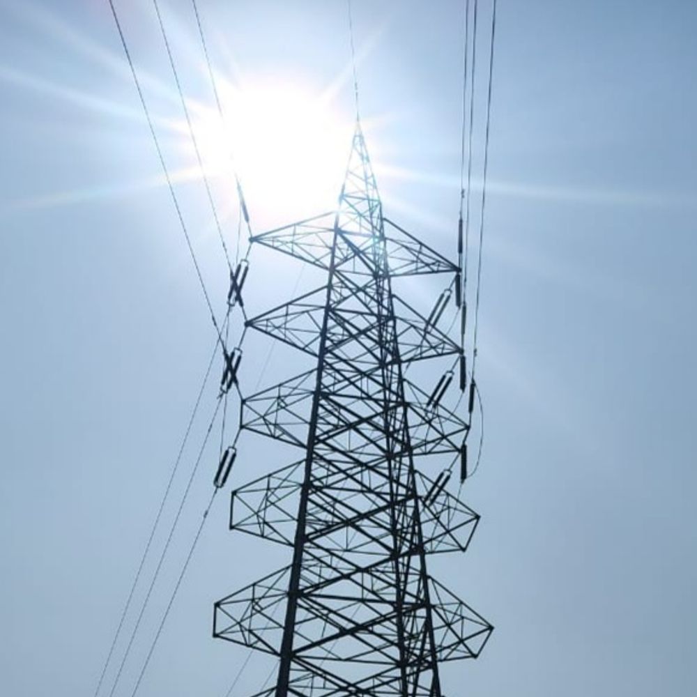 ग्वालियर में रामौआ डैम के बैकवॉटर हटाए 8 बिजली टॉवर:220 केवी ट्रांसमिशन लाइन, बारिश में बंद करनी पड़ती थी आपूर्ति; कंपनी ने किए 4.75 करोड़ खर्च