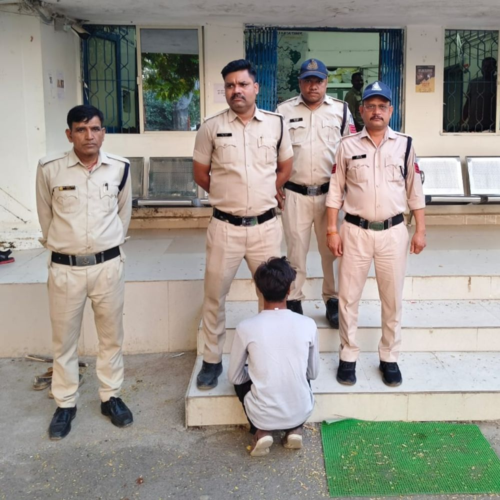 नाबालिग को साथ ले जाकर दुष्कर्म करने वाला आरोपी गिरफ्तार:देवी दर्शन करने किला मैदान गई नाबालिग को लेकर भागा था आरोपी, सागर रेलवे स्टेशन से पकड़ाया