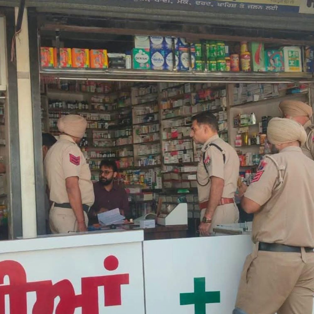 झोटा हत्याकांड के बाद मेडिकल स्टोरों की जांच तेज:बठिंडा में अब तक 52 हजार दवाएं की जब्त; केमिस्ट एसोसिएशन ने हैबिट फार्मा व नारकोटिक्स दवाओं का कारोबार किया बंद