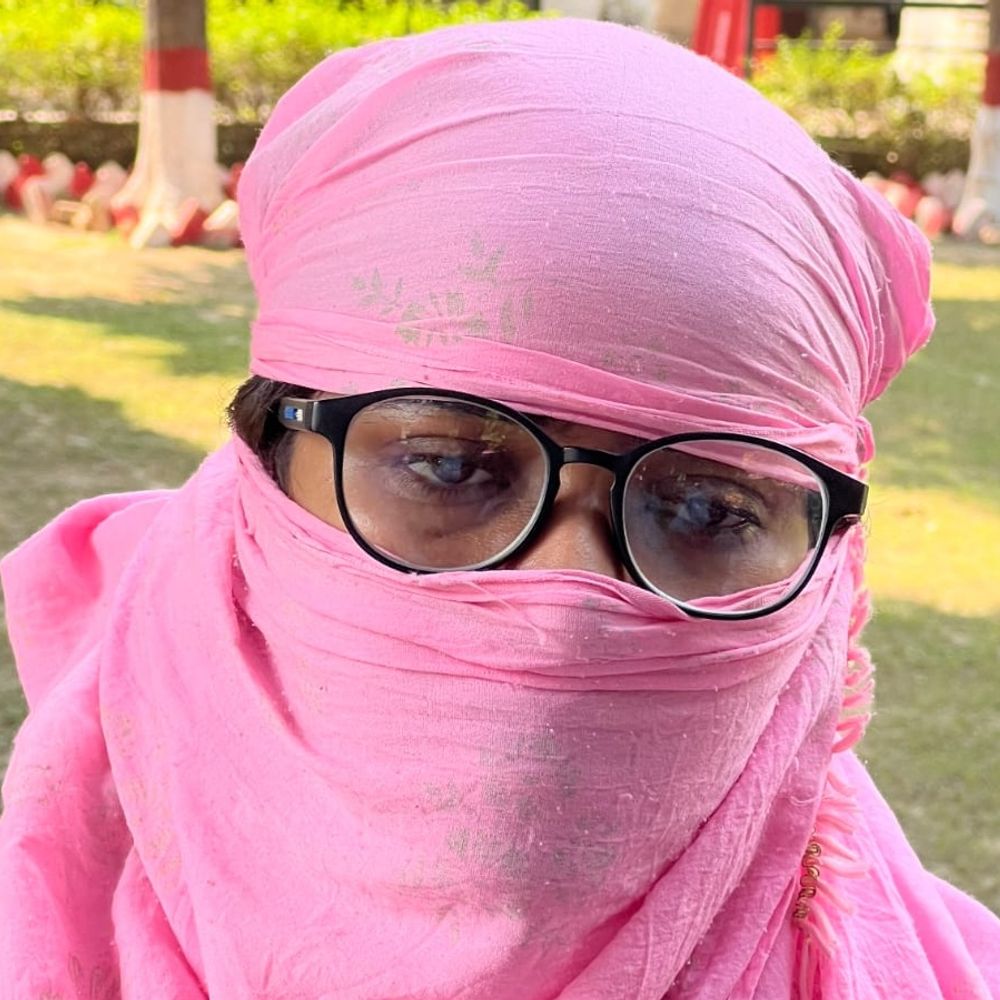 कोविड संक्रमण के बहाने नशीली दवा खिलाकर रेप:अश्लील वीडियो वायरल करने की धमकी देकर वसूले, होटल संचालक पर FIR