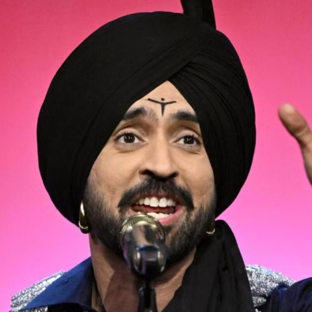 दिल्ली में दिलजीत के कॉन्सर्ट को लेकर शिकायत:’सिल्वर बुलेट बेल्ट’, नशे वाले गानों और बच्चों को स्टेज पर बुलाने पर रोक की मांग