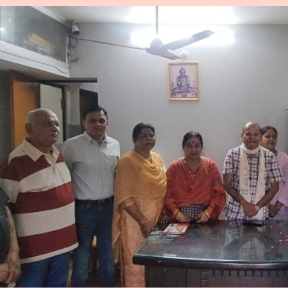 इंदिरानगर महासमिति ने लौहपुरुष को किया नमन:सरदार पटेल की जयंती पर समिति सदस्यों ने पुष्प अर्पित कर श्रद्धांजलि दी