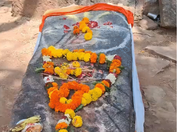 MP का गयाजी, जहां पांडवों ने किया था पिंडदान:ओंकारेश्वर में नर्मदा तट पर ‘गया शिला’; पितरों का तर्पण करने आते हैं श्रद्धालु