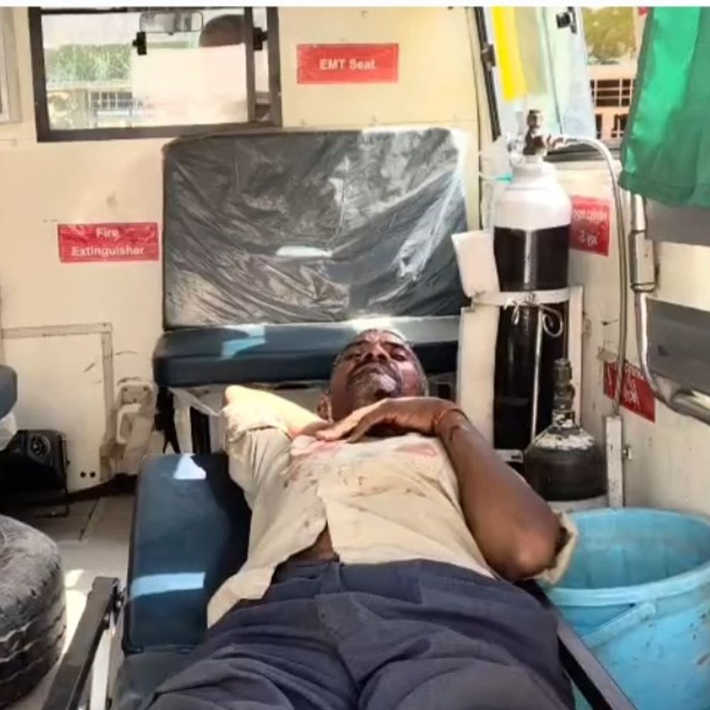 बाजरे की कटी बालियां लेने गए पिता-पुत्रों पर हमला:बदायूं में तीनों ने फायरिंग में गोली लगने की कही बात, पुलिस ने नकारा