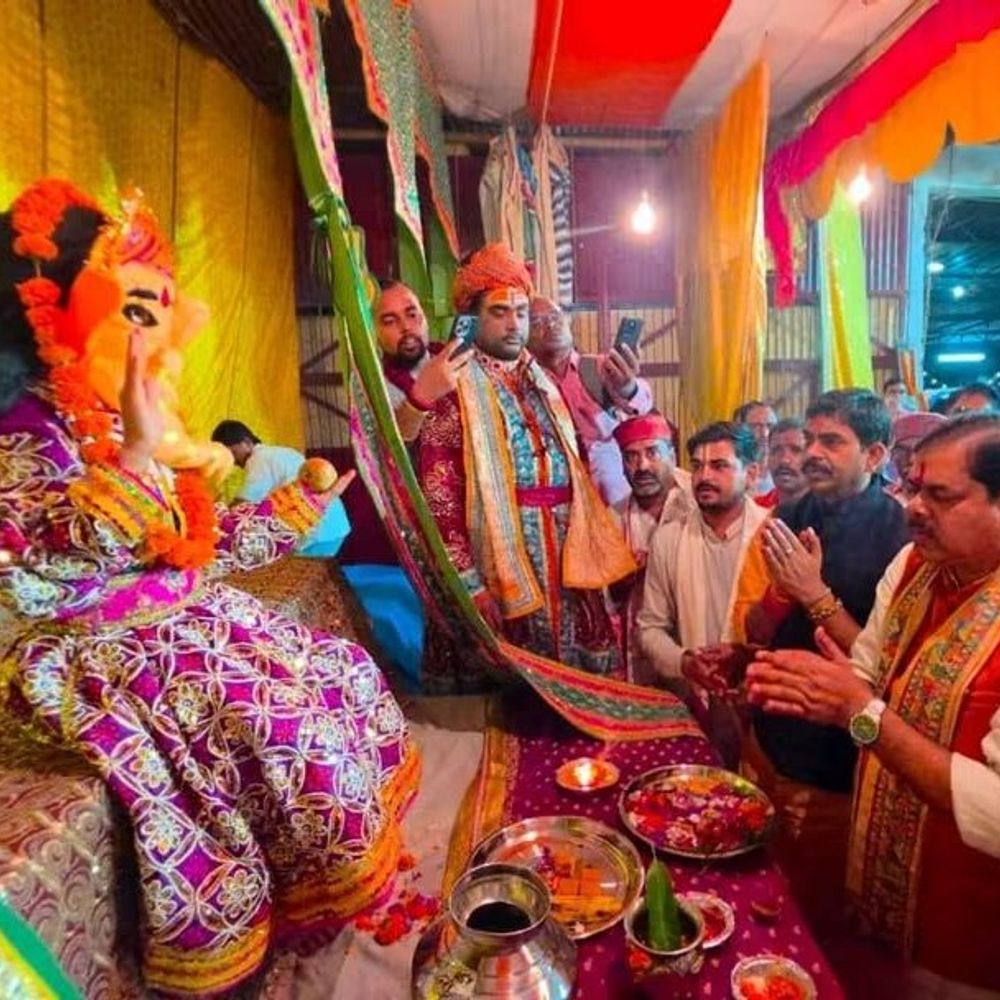 बक्सर में 21 दिवसीय विजयादशमी महोत्सव शुरू:नारद मोह लीला ने बांधा समां, वृंदावन के कलाकार करेंगे रामलीला और कृष्णलीला का मंचन