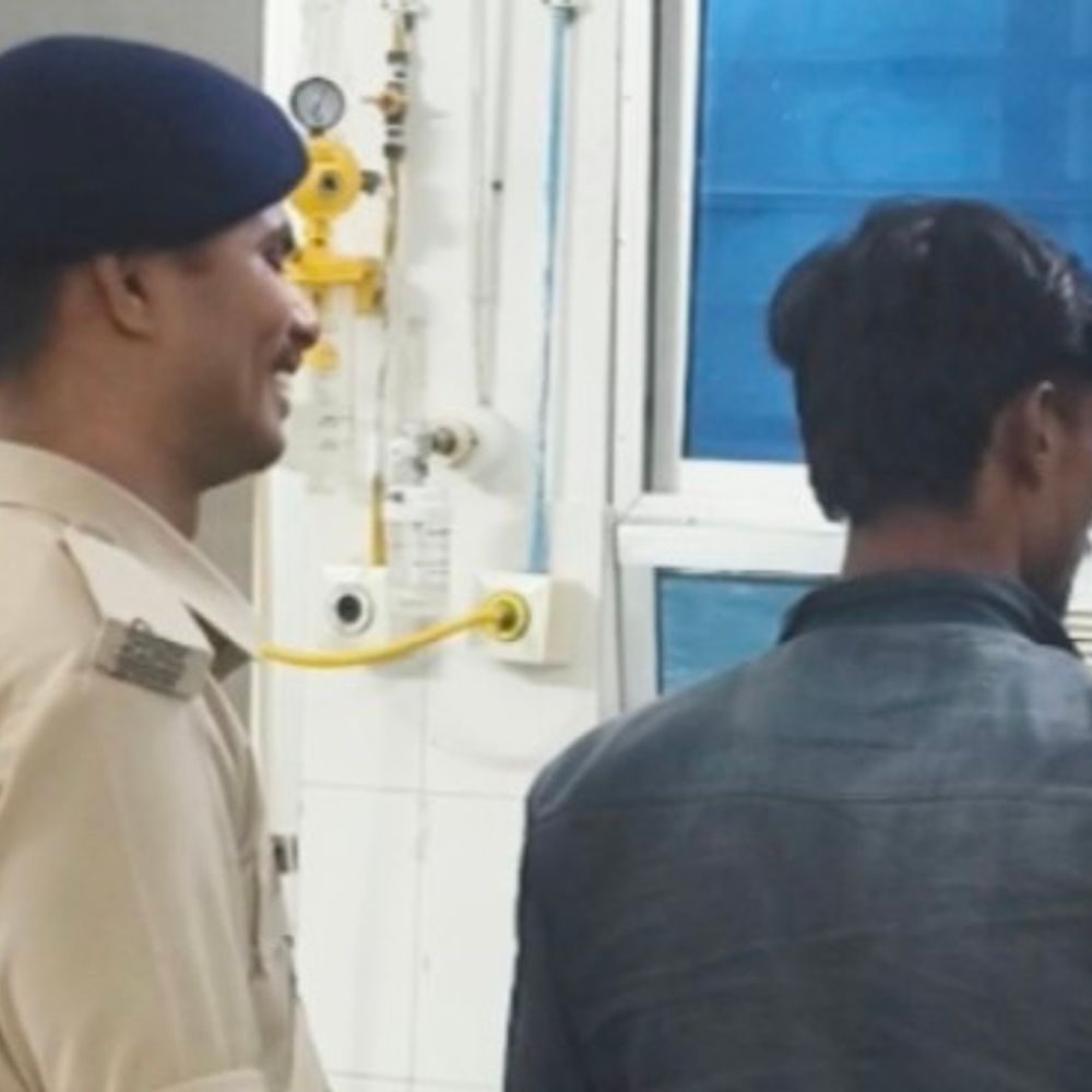 घर में अकेली किशोरी के साथ दुष्कर्म का आरोप:शेखपुरा में पड़ोसी युवक अरेस्ट, पॉक्सो एक्ट में FIR; आरोपी को जेल भेजा