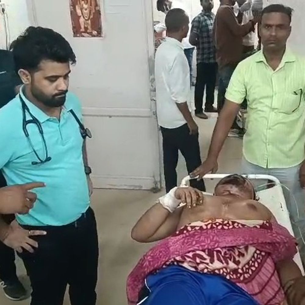 पुष्पक एक्सप्रेस में हमला करने वाले आरोपी की मौत:कानपुर हैलट में तोड़ा दम, आरपीएफ कमांडेंट बोले- मामले की जांच जारी, कोई कर्मी सस्पेंड नहीं