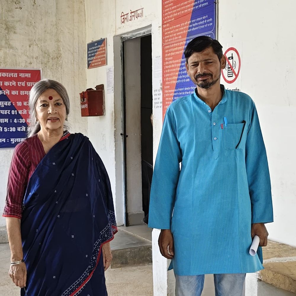 पन्ना में चिता आंदोलन, दिव्या ने जमानत से किया इनकार:जेल में पूर्व सांसद करात से बोलीं- यहीं से जारी रहेगा संघर्ष; अमित भटनागर भी लौटे