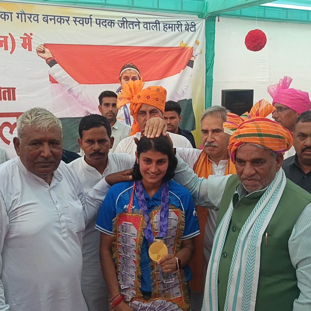 एशियन गेम्स में गोल्ड जीतने वाली पूजा हथवाला गांव पहुंची:मंत्री कृष्ण पंवार ने किया सम्मानित, ग्रामीणों ने किया भव्य स्वागत