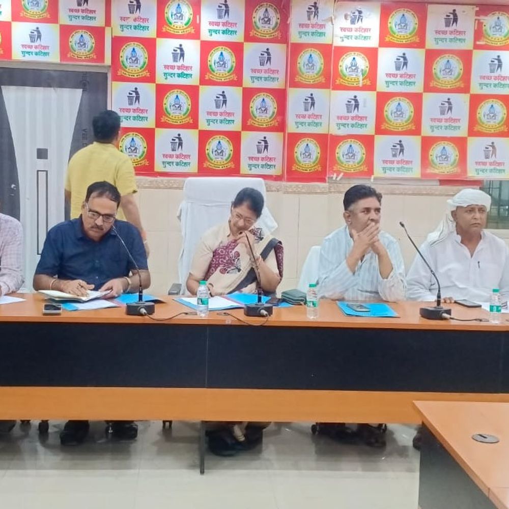 दुर्गा पूजा की तैयारियों को लेकर नगर निगम में बैठक:सभी पूजा पंडालों के अध्यक्ष-सचिव रहे मौजूद, सफाई-सुरक्षा पर लिए गए फैसले