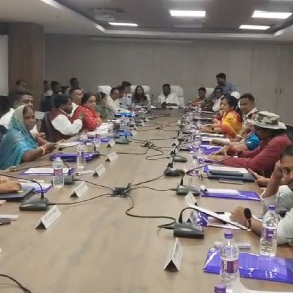 देवघर नगर निगम ने छठ की तैयारियों पर चर्चा की:दूसरी बोर्ड बैठक में घाटों की सफाई, वस्त्र बदलने के कक्ष और प्लास्टिक मुक्त शहर पर जोर