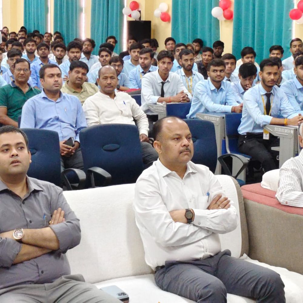 सहरसा इंजीनियरिंग कॉलेज के 300 छात्रों ने नशामुक्ति शपथ ली:DM की युवाओं से पढ़ाई और खेल में ऊर्जा लगाने की अपील