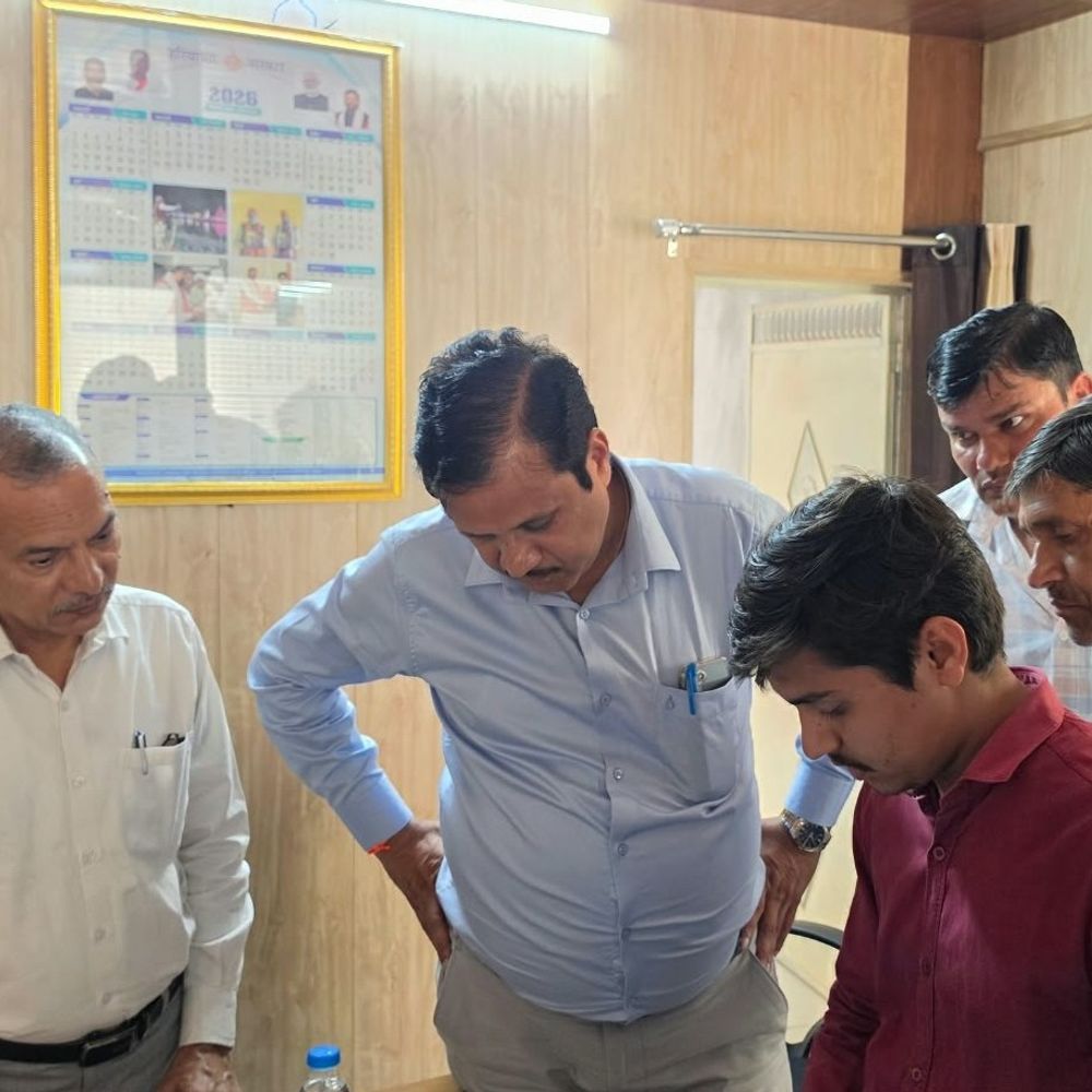 बावल अनाज मंडी पहुंचे विधायक डॉ. कृष्ण कुमार,:बाजरा खरीद-उठान और सुविधाओं का लिया जायजा