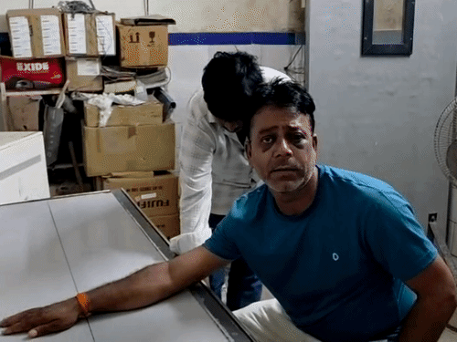 औरंगाबाद में एंबुलेंस ड्राइवर से मारपीट मामले में FIR:पिता-पुत्र को बनाया आरोपी; गला दबाकर जान से से मारने की कोशिश का आरोप