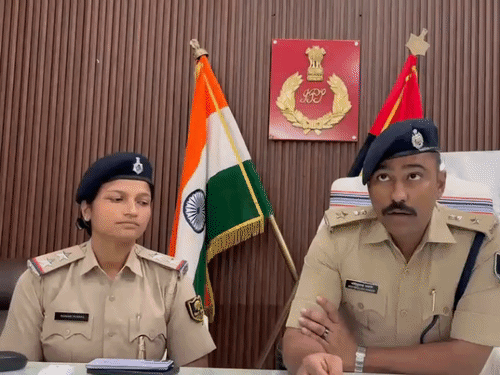 मुजफ्फरपुर में अवैध मादक पदार्थ के साथ तस्कर गिरफ्तार:पुलिस खंगाल रही अवैध कारोबार के लिंक; गांजा की 37, स्मैक की 22 पुड़िया बरामद